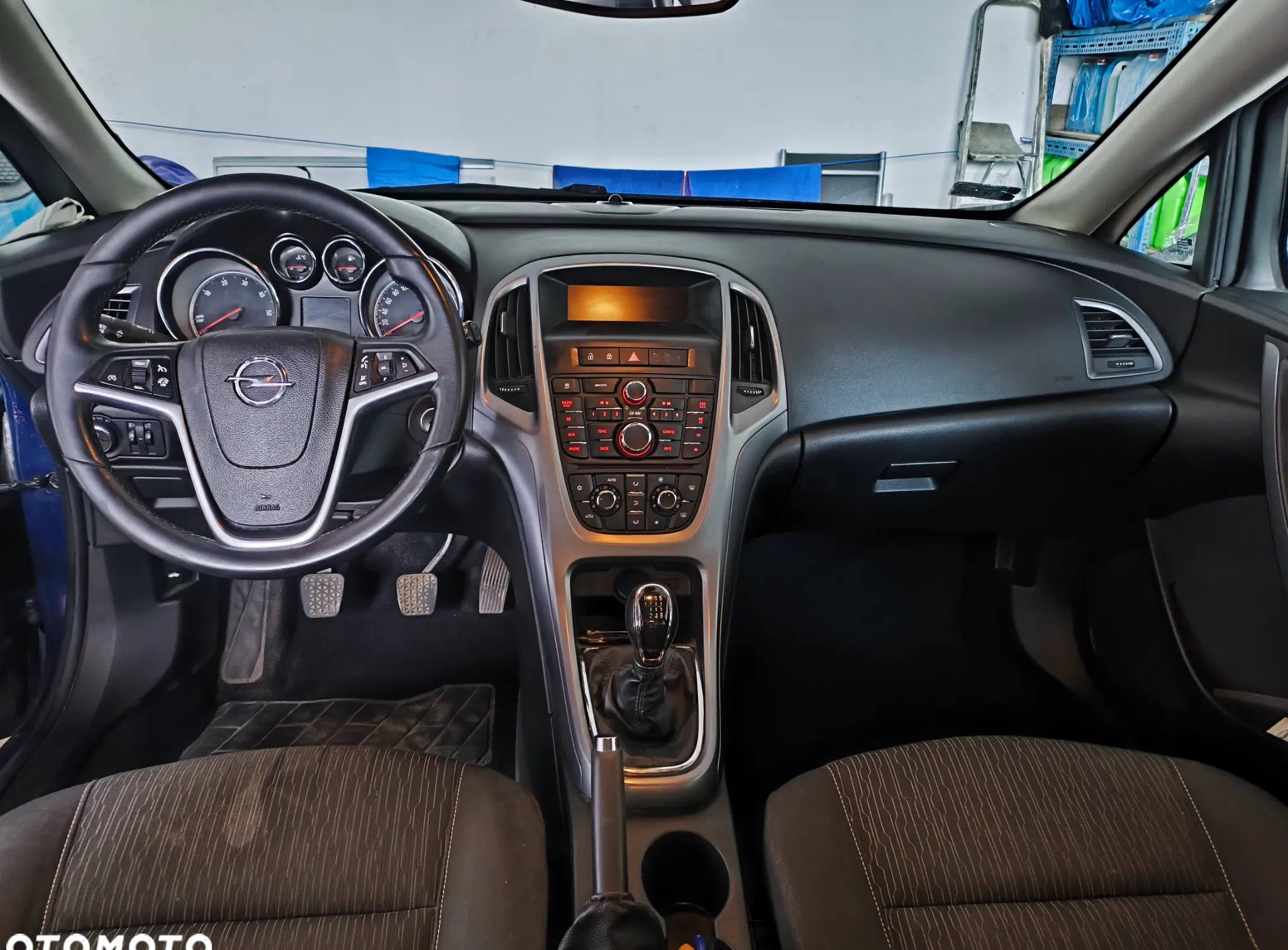 Opel Astra cena 25000 przebieg: 228000, rok produkcji 2015 z Płock małe 37